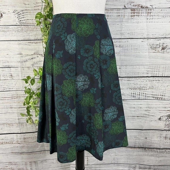Liz Claiborne Skirt size 4 Blue Green Floral Knee Pleated A Line Tropical Modest - Picture 3 of 11